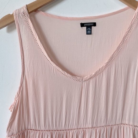 Seventeen peach sleeveless ruffled bottom with eyelet trimmings crop top, Size M - Picture 2 of 5